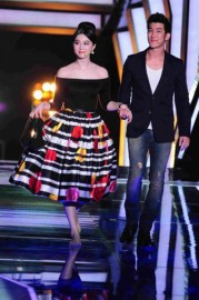 Черно-белое платье с широкой юбкой Dolce and Gabbana