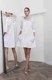 Стильное белое платье с большими карманами Christian Dior