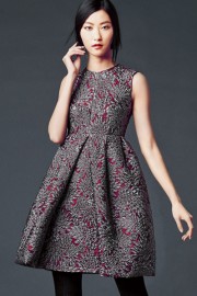 Бордовое коктейльное платье из парчи Dolce and Gabbana