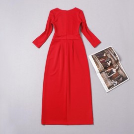 Длинное красное платье с брошкой A La Russe