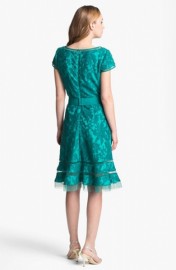 Бирюзовое кружевное платье с прозрачными вставками Anne Klein