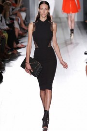 Черное платье-футляр с сеточкой Victoria Beckham