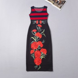 Длинное платье с полосатым верхом и юбкой с цветами Dolce and Gabbana