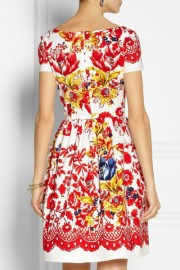 Женственное платье с ярким цветочным рисунком Dolce and Gabbana