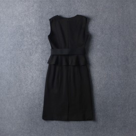 Черное платье со шнуровкой Carolina Herrera