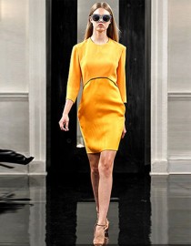 Желтое платье свободного кроя Victoria Beckham