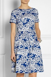 Женственное синее ретро-платье с белой росписью Roberto Cavalli