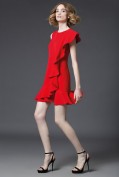 Яркое красное платье со струящимся воланом Burberry