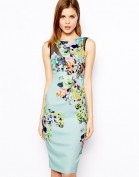 Привлекательное платье с цветочным принтом Asos