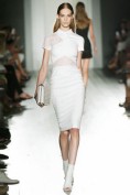 Белое платье с прозрачной сеточкой Victoria Beckham